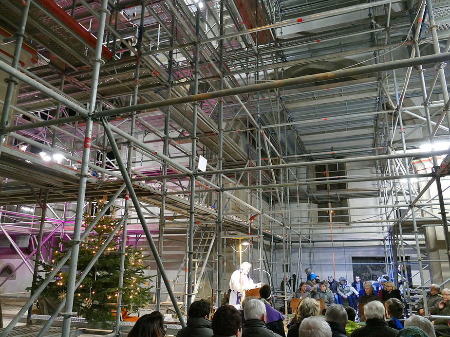 Heilige Messe auf der Baustelle zum 4. Advent (Foto: Karl-Franz Thiede)